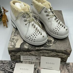 Women’s Gucci spiked shearling lined ankle boots size 39 made in Italy